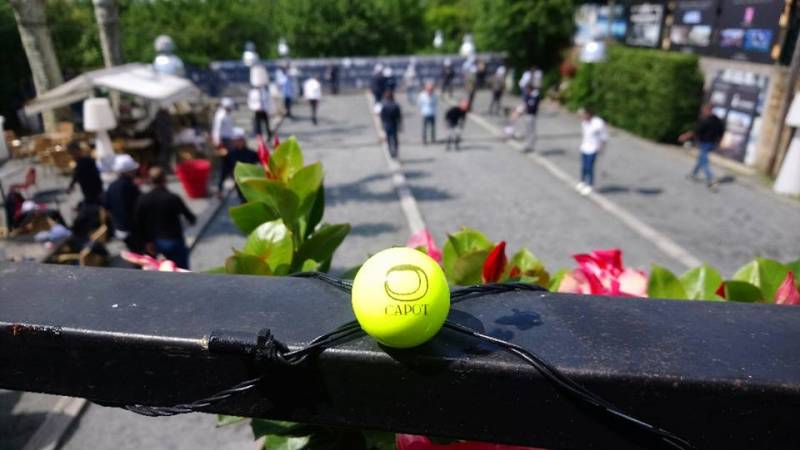 Cochonnet du concours de petanque du Capot a Lyon
